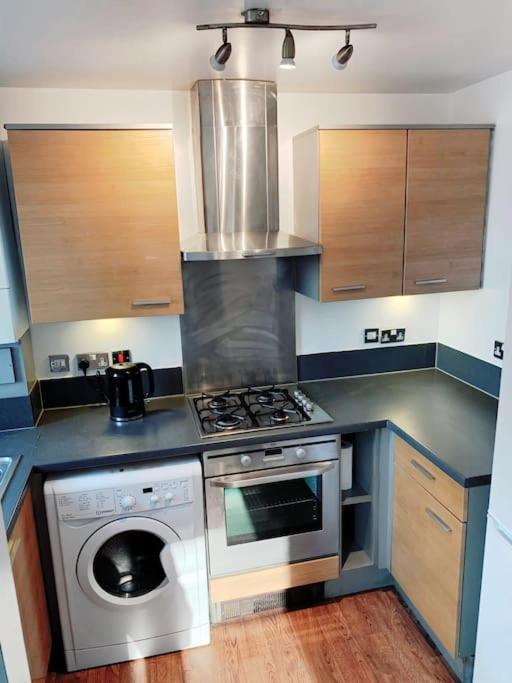 2 Bed Apartment With Free Parking Chelmsford Exteriör bild